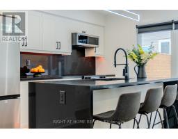 16 Habibi Lane, Toronto, ON M6E1N1 Photo 10