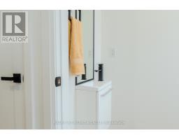 16 Habibi Lane, Toronto, ON M6E1N1 Photo 12