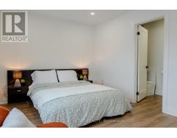 16 Habibi Lane, Toronto, ON M6E1N1 Photo 19