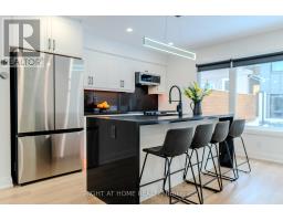 16 Habibi Lane, Toronto, ON M6E1N1 Photo 9
