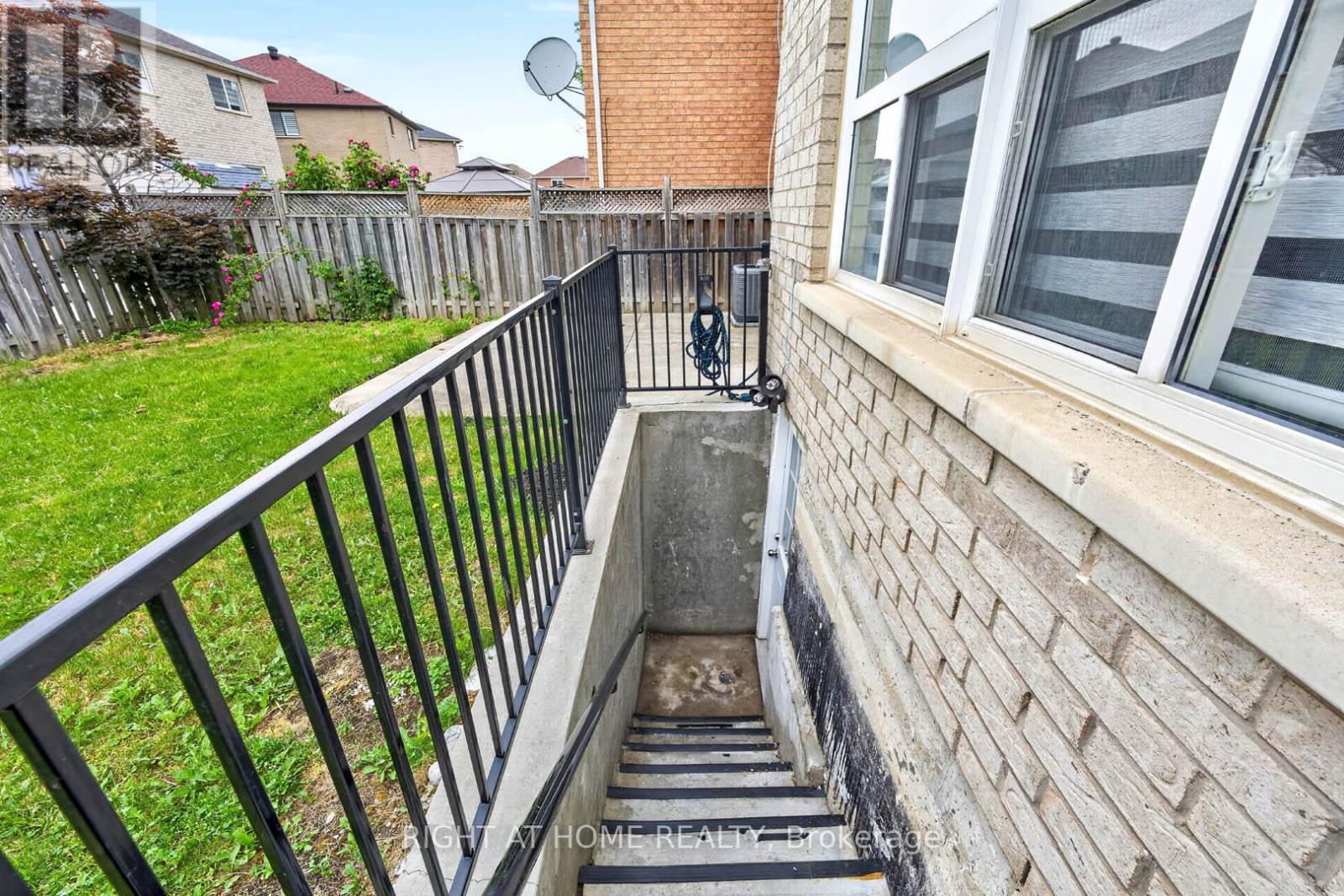 36 EARLSBRIDGE BOULEVARD - 35