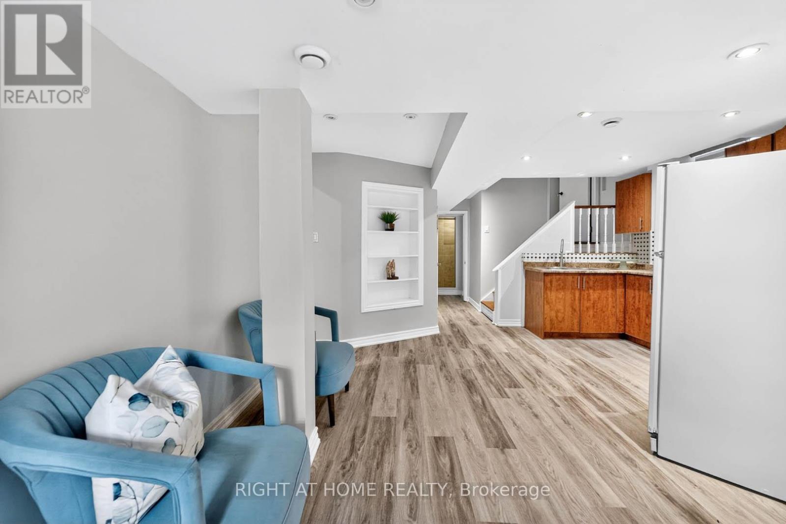 36 EARLSBRIDGE BOULEVARD - 39