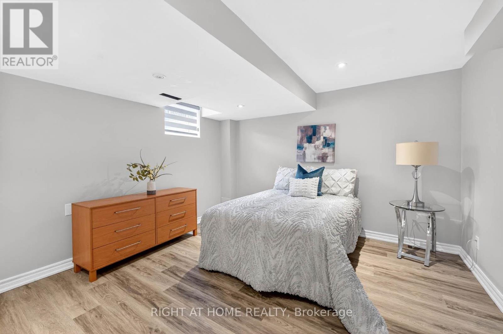 36 EARLSBRIDGE BOULEVARD - 41
