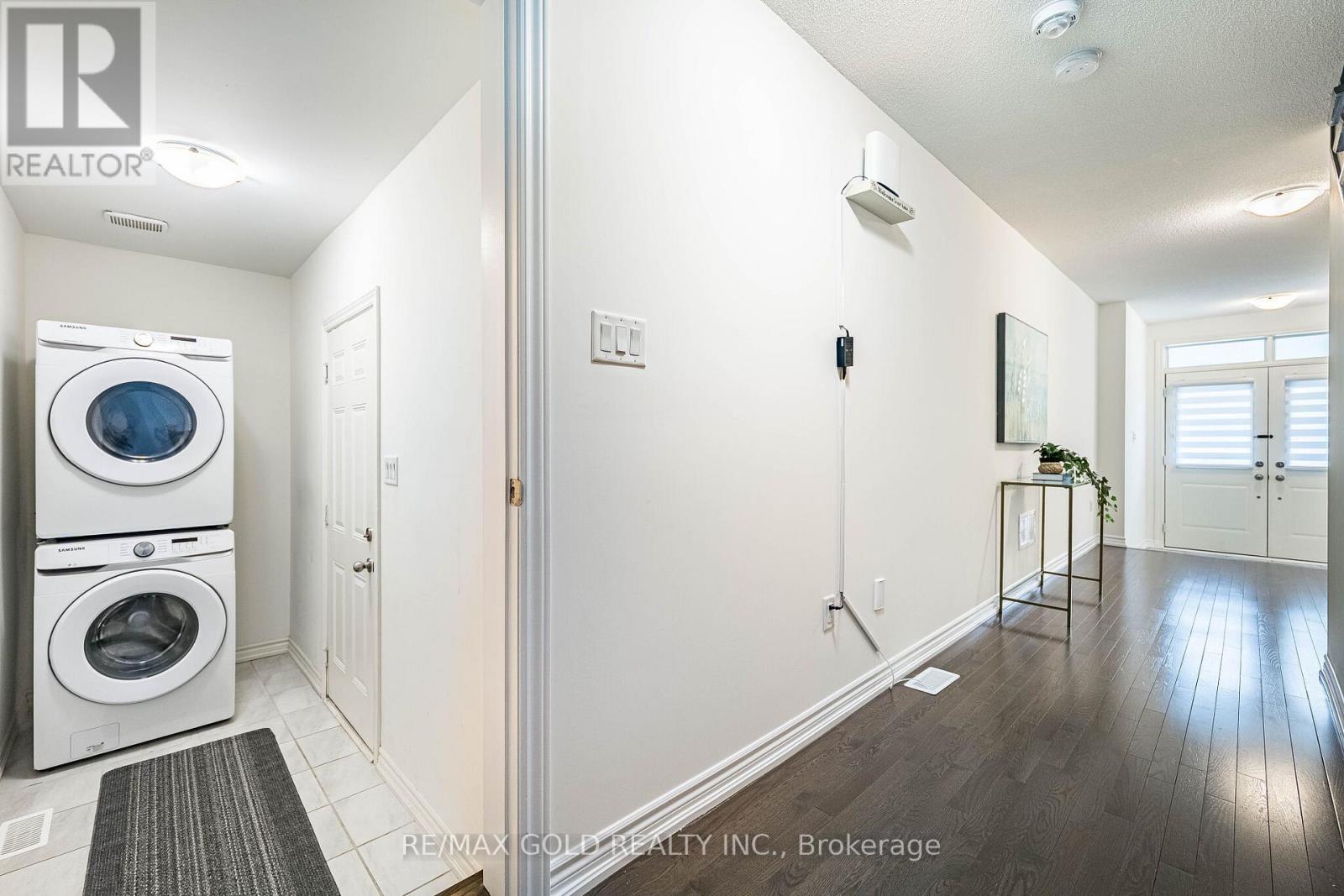 44 DONALD FICHT CRESCENT - 13