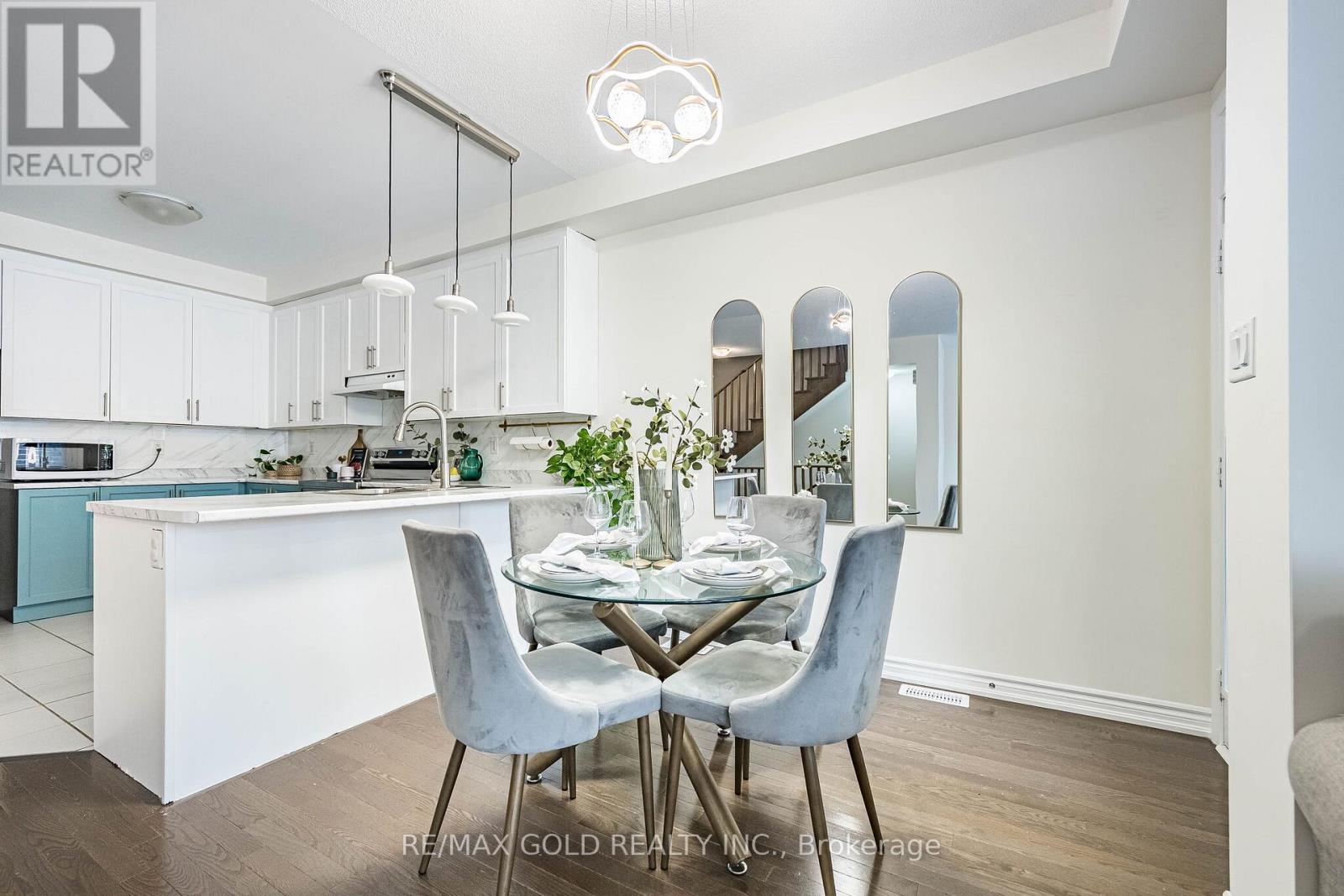 44 DONALD FICHT CRESCENT - 23