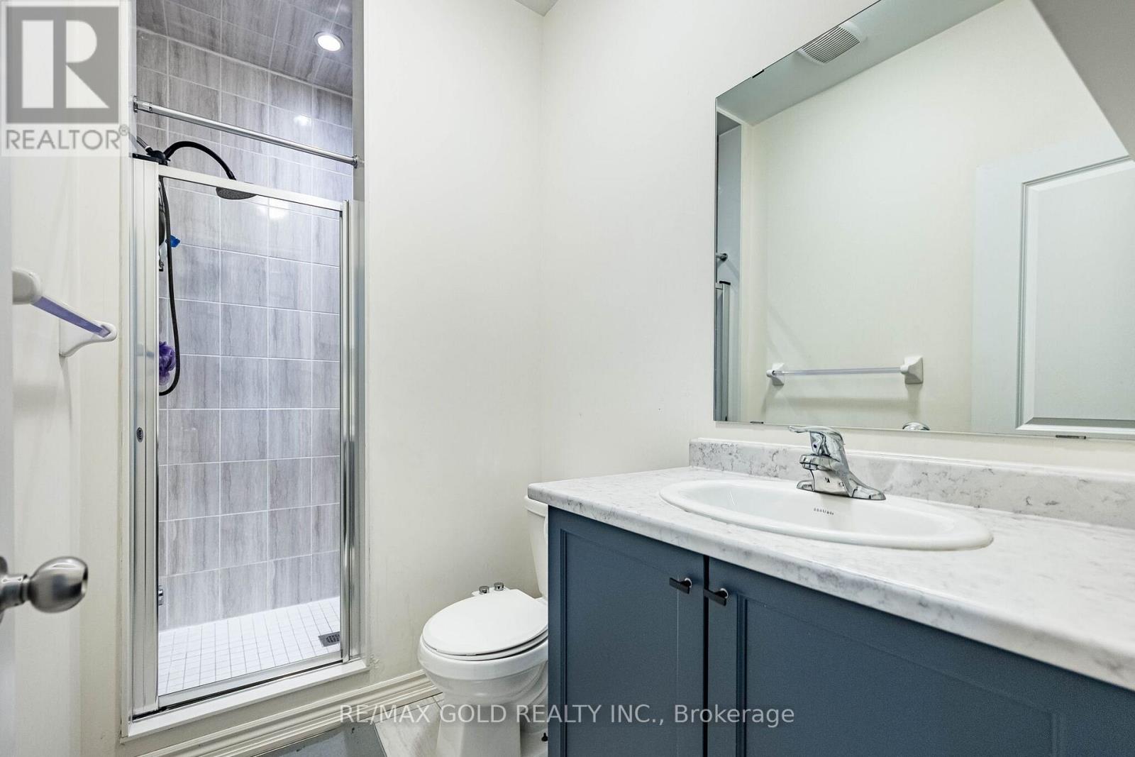 44 DONALD FICHT CRESCENT - 38