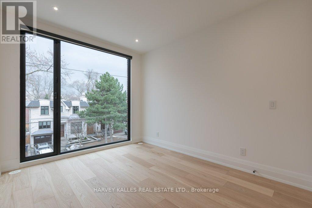 32 EVERGREEN GARDENS - 29