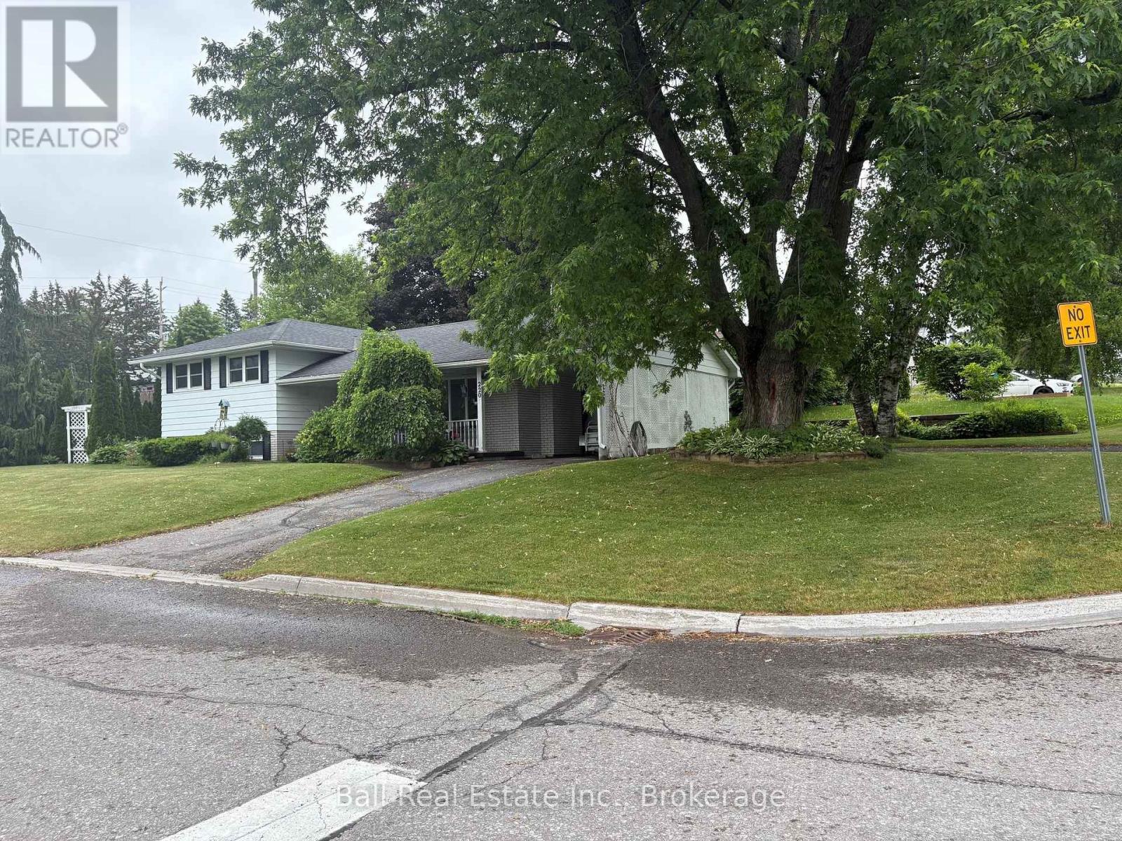 220 IRETON STREET - 4