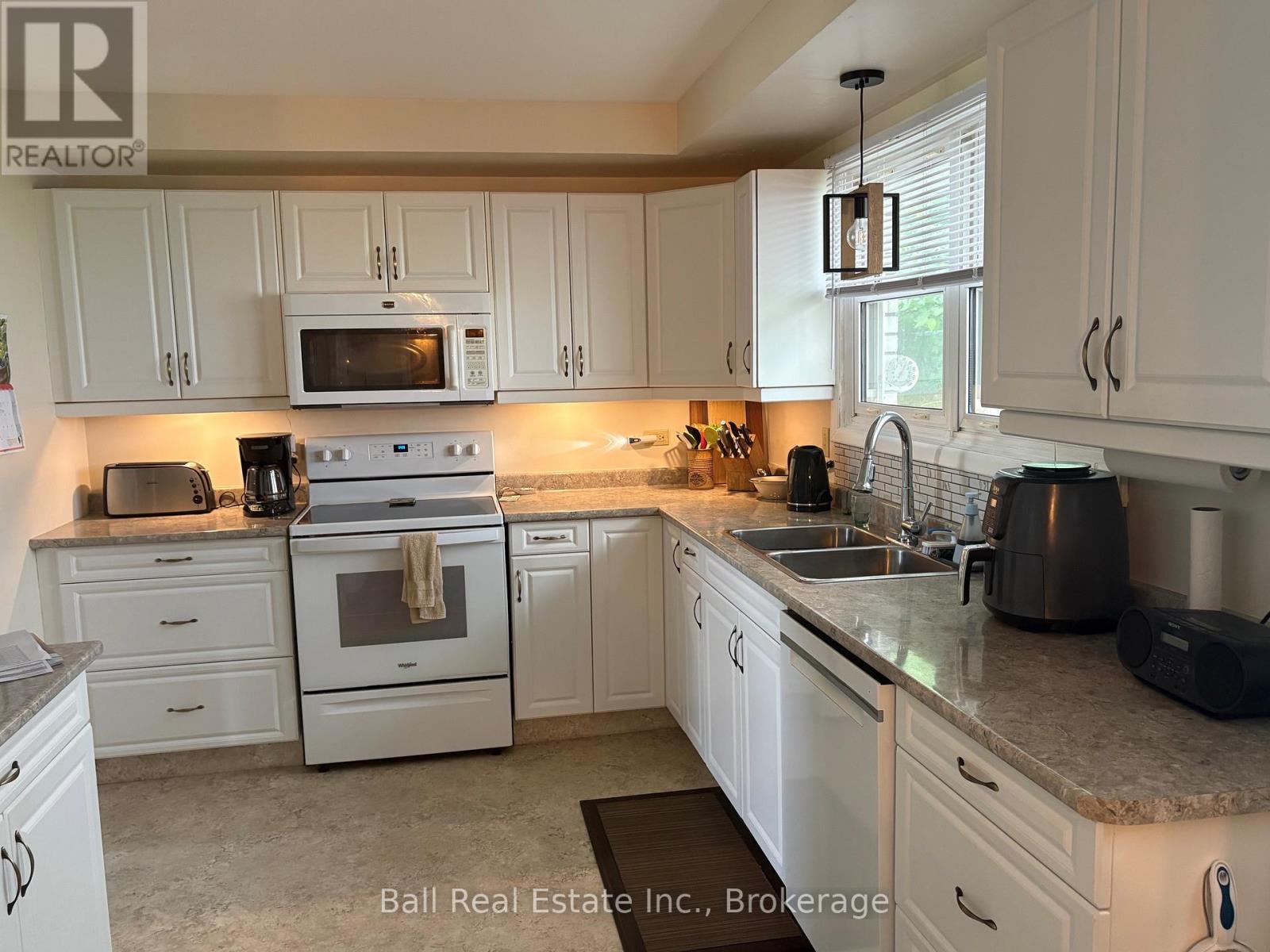 220 IRETON STREET - 8