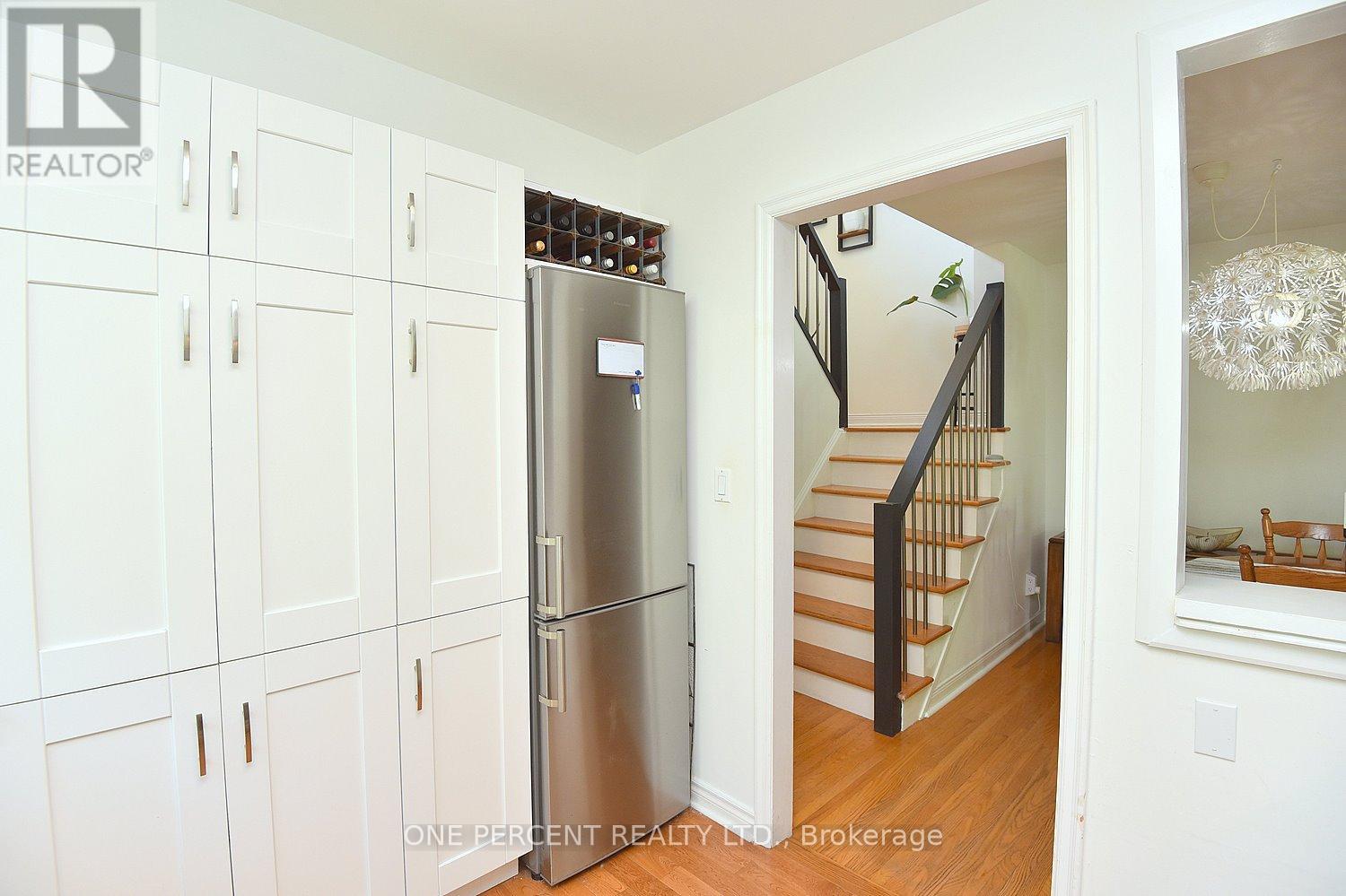 49 PARK STREET E - 12