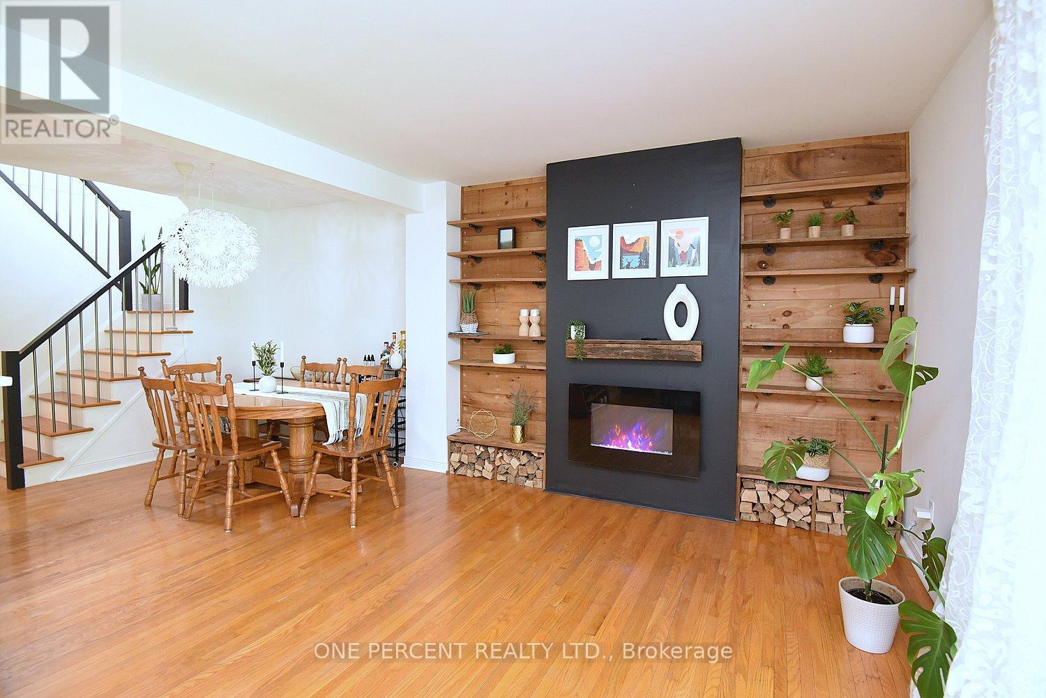 49 PARK STREET E - 14