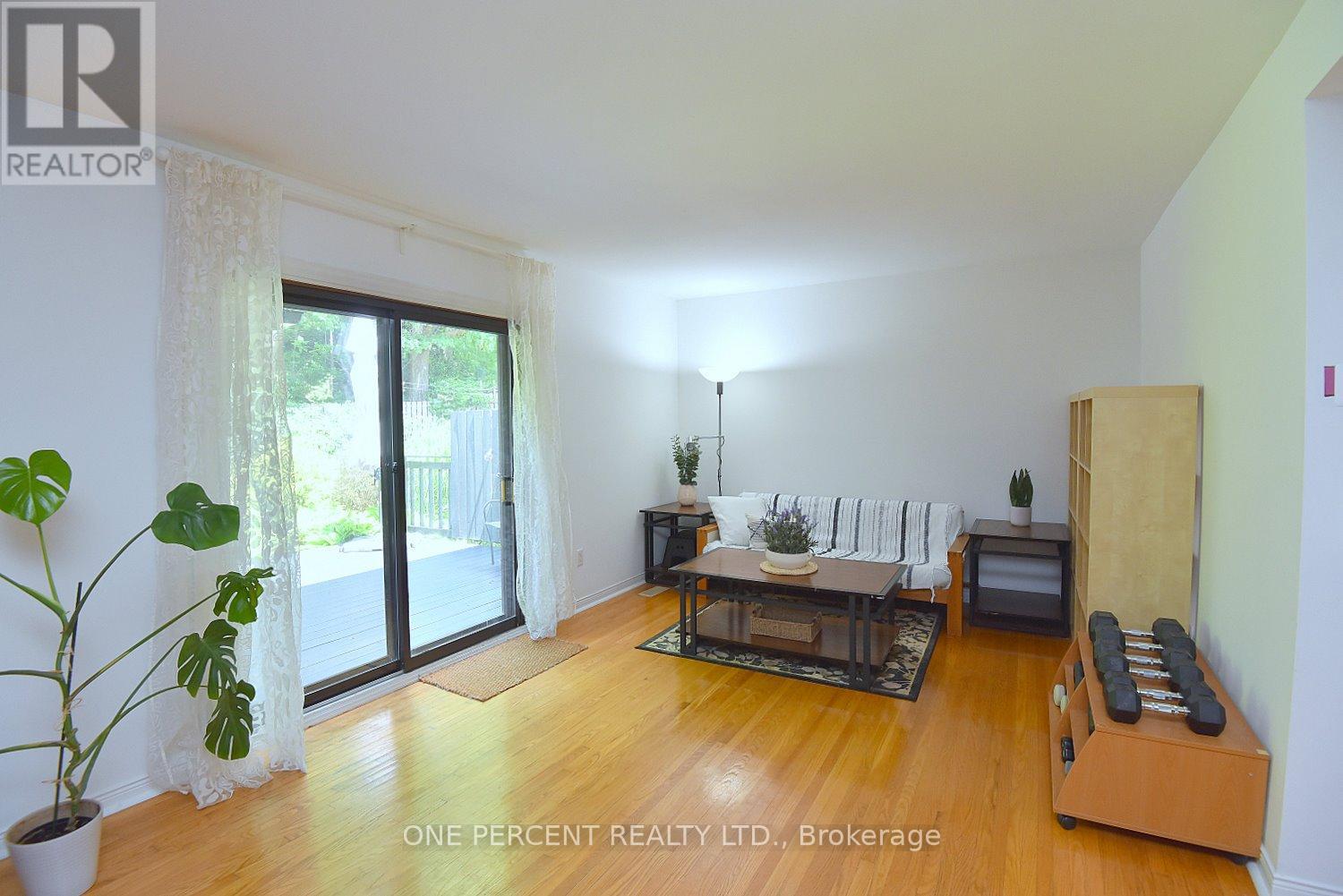 49 PARK STREET E - 16
