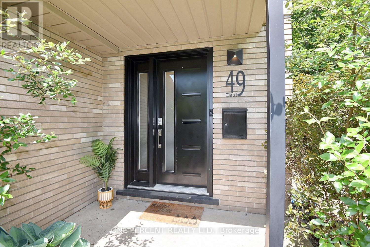 49 PARK STREET E - 2