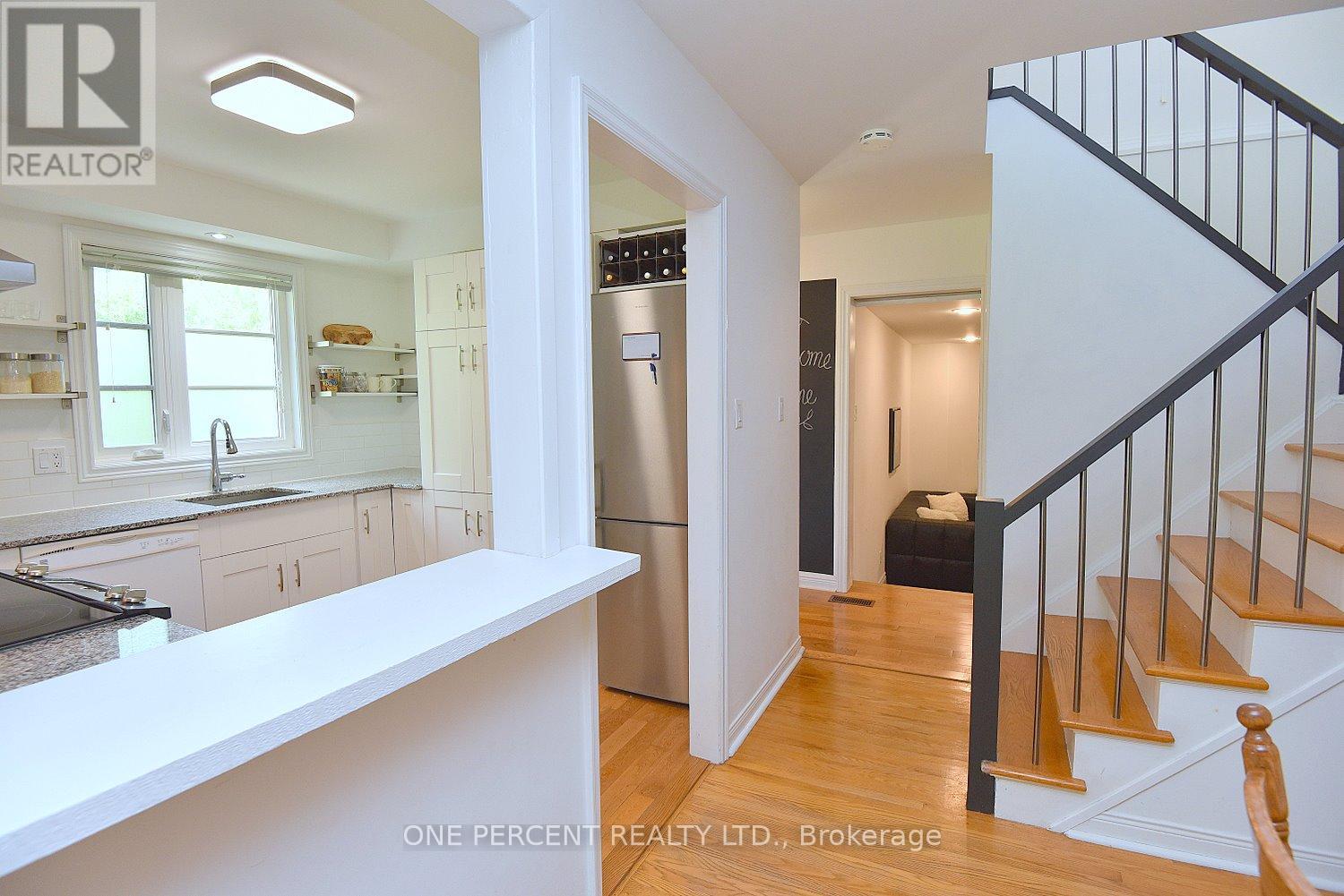 49 PARK STREET E - 7
