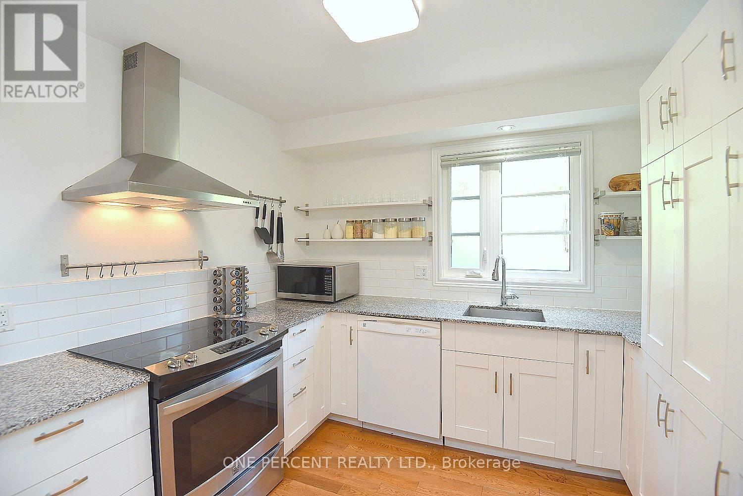 49 PARK STREET E - 8