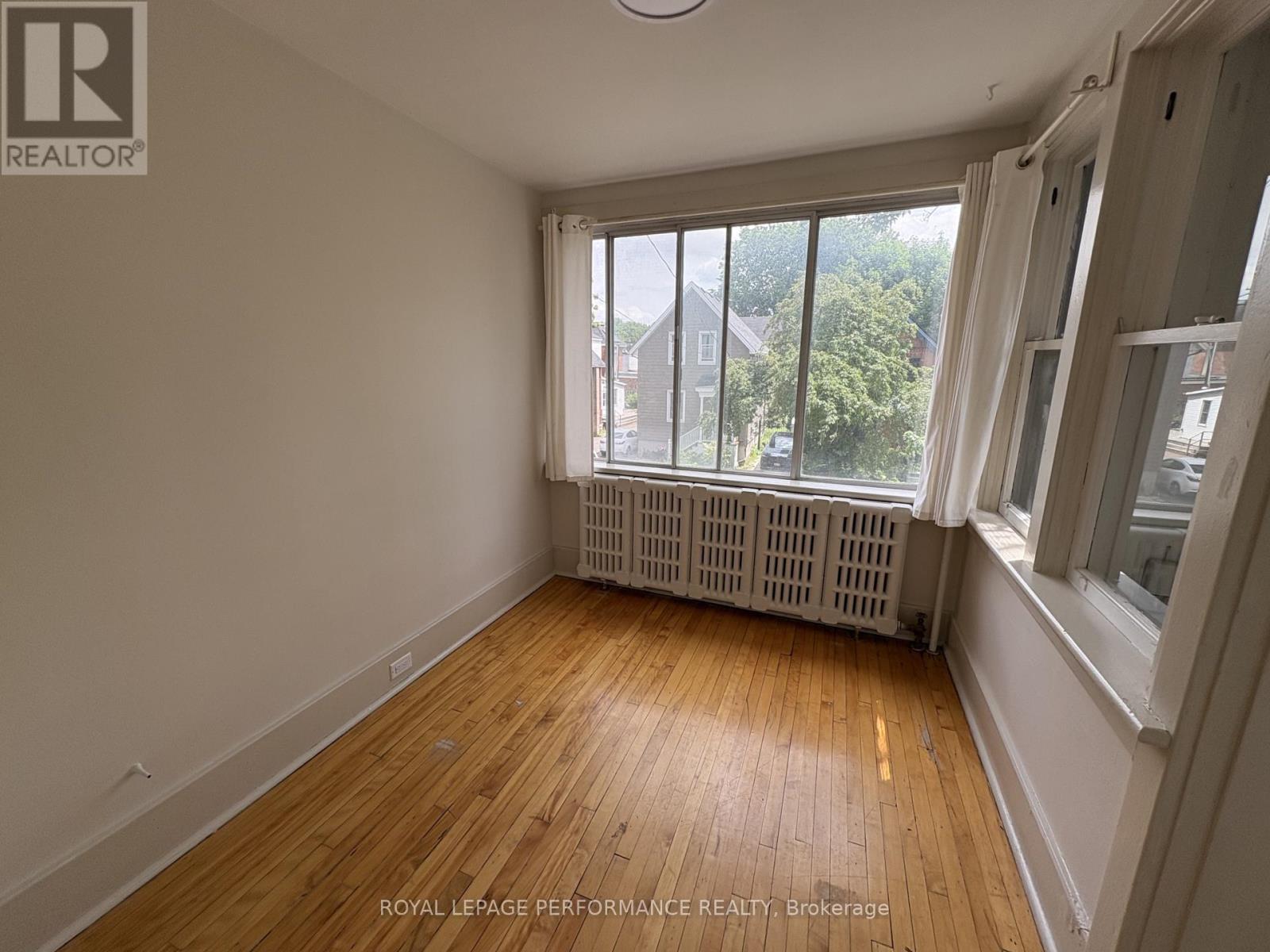 2 Bed, 1 Bath Multi-Family for Rent in Ottawa – C – 721 COOPER STREET, Ottawa – MLS# X12983858 - Image 3