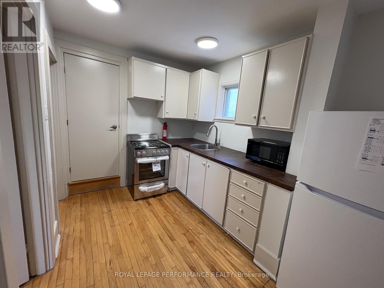 2 Bed, 1 Bath Multi-Family for Rent in Ottawa – C – 721 COOPER STREET, Ottawa – MLS# X12983858 - Image 8