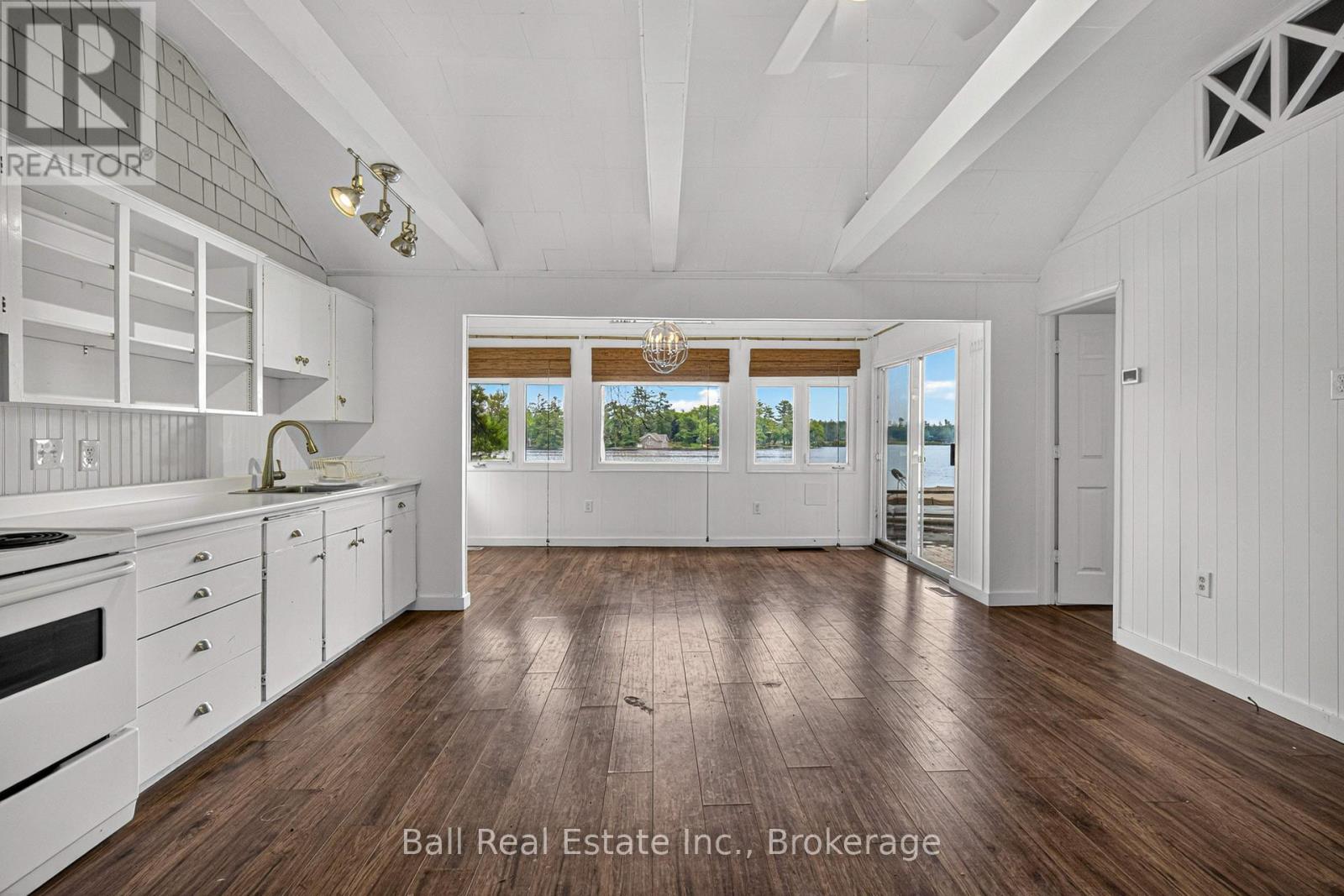 1832 - 1846 SOUTH BAY SHORE ROAD E - 12