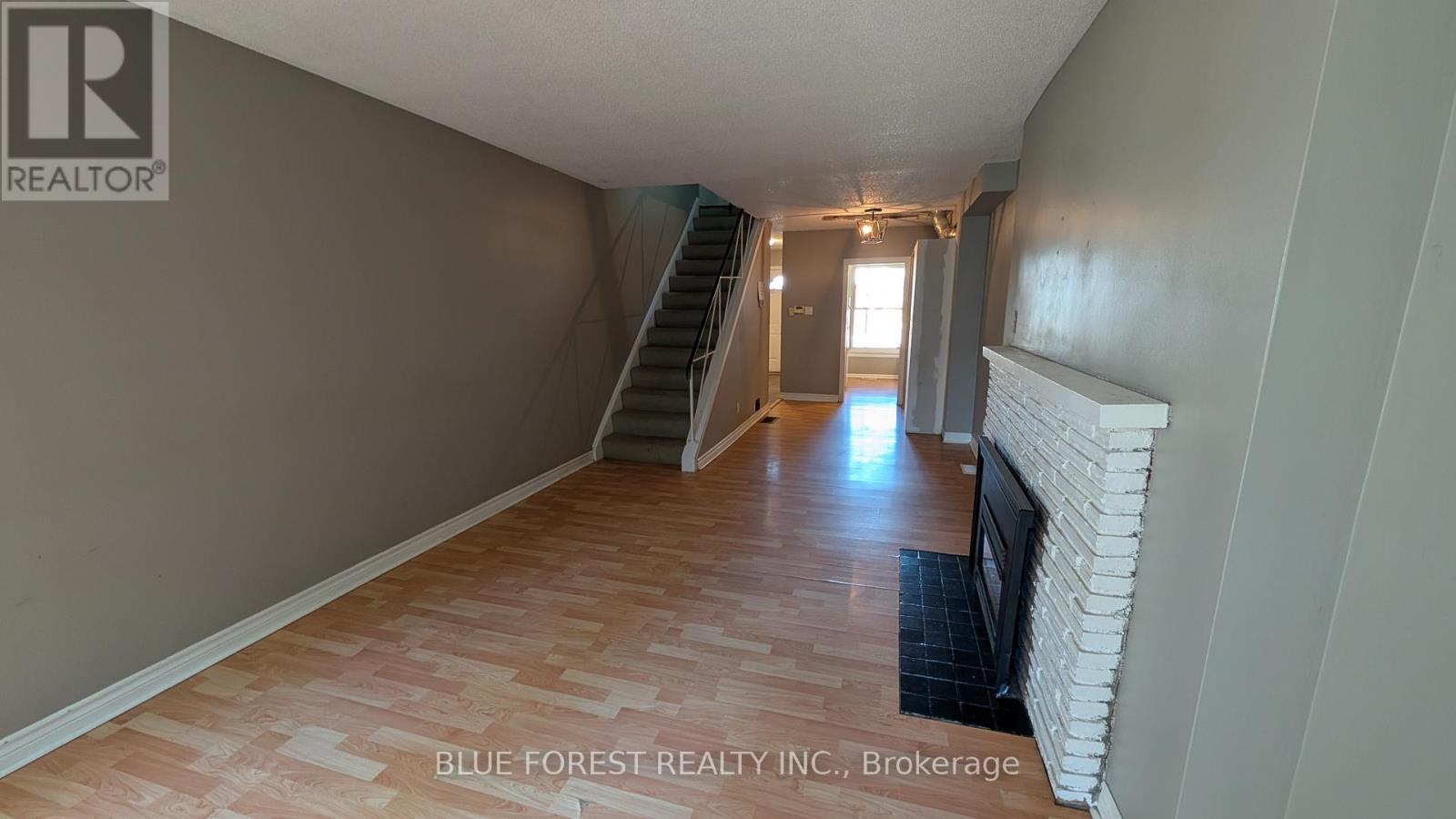 36 ARBOUR GLEN CRESCENT - 4