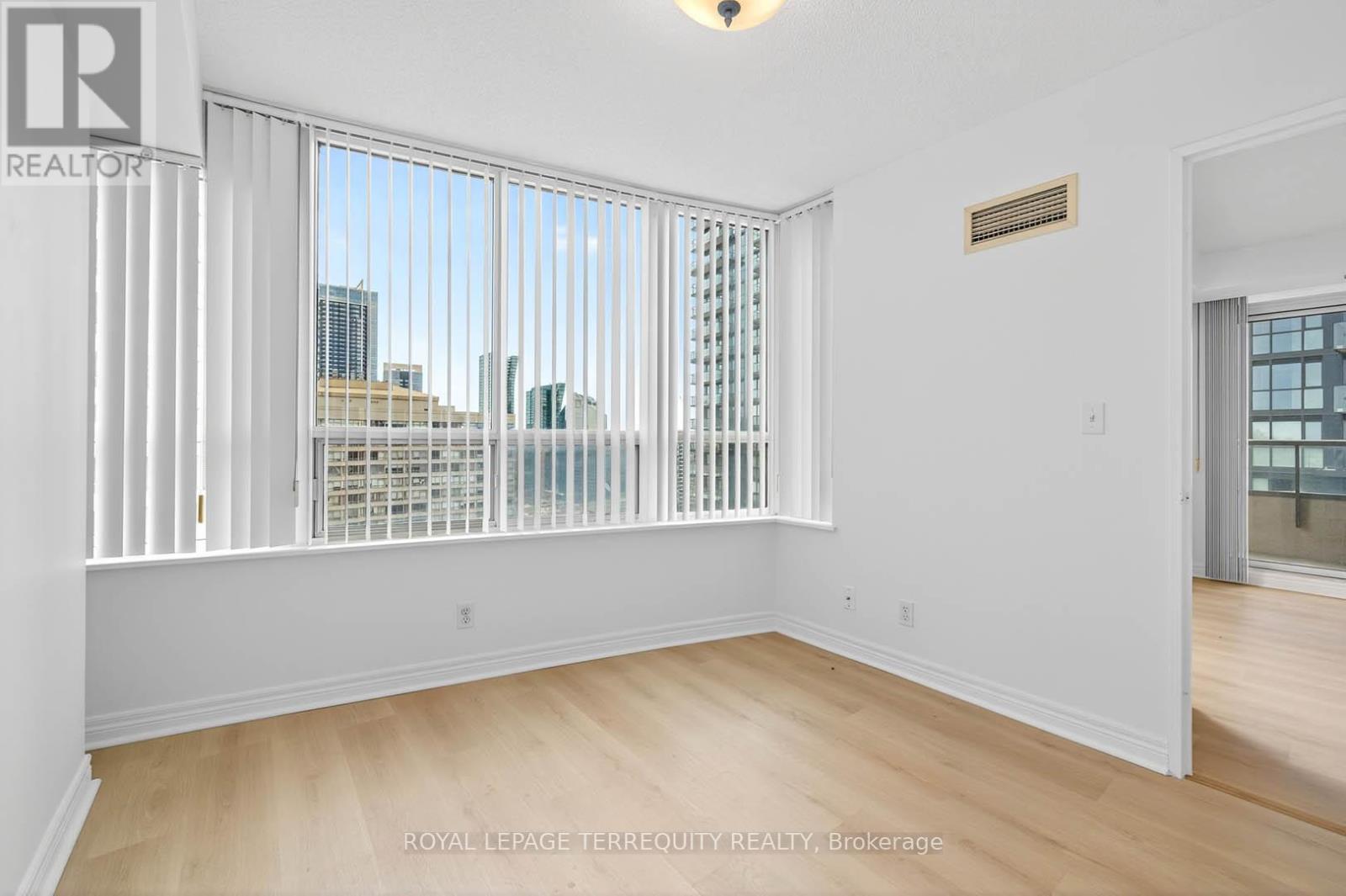 #2610 23 HOLLYWOOD AVENUE - 31
