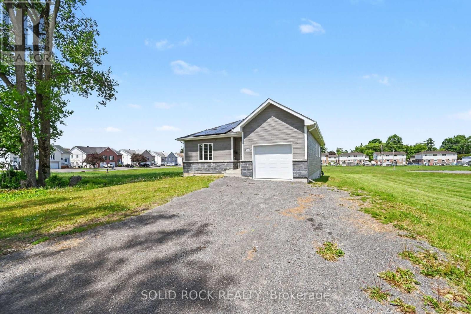830 PORTELANCE AVENUE - 3