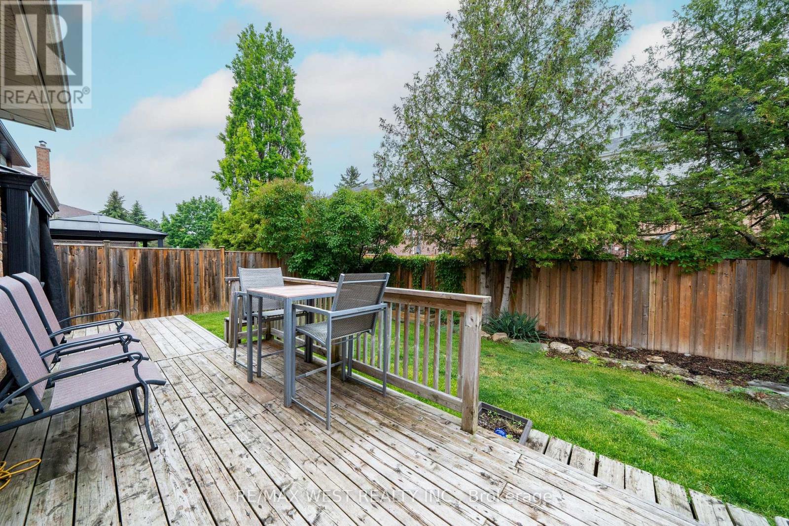 6 HAWKINS CRESCENT - 15