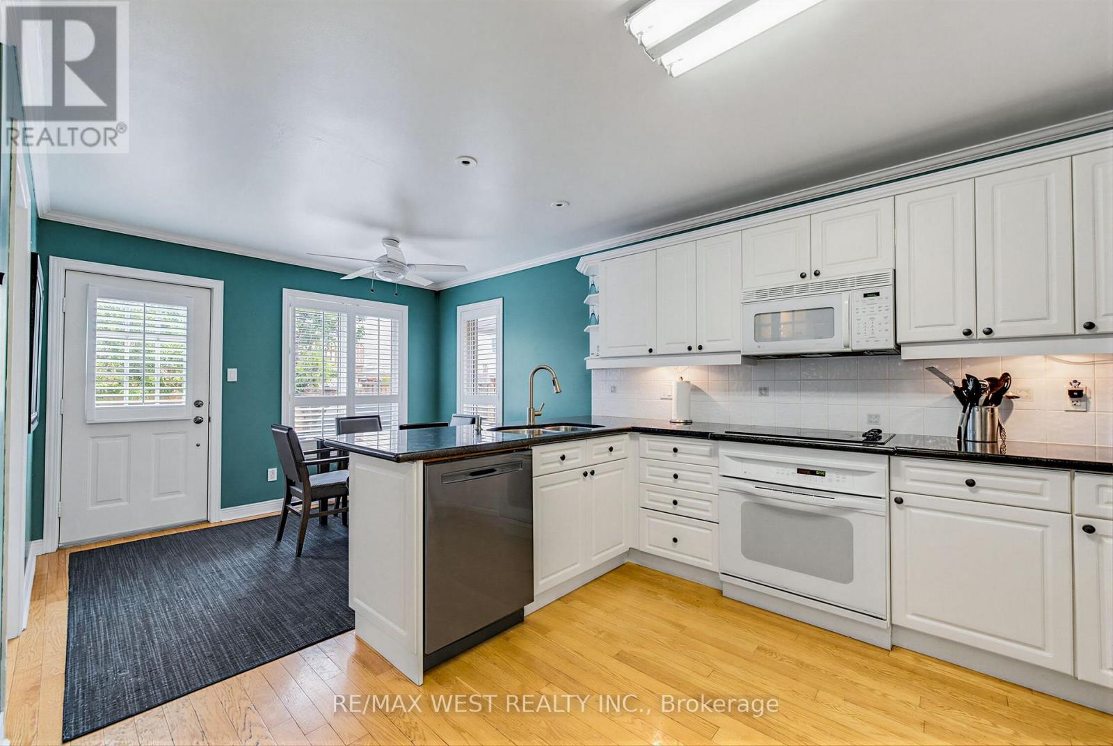 6 HAWKINS CRESCENT - 4