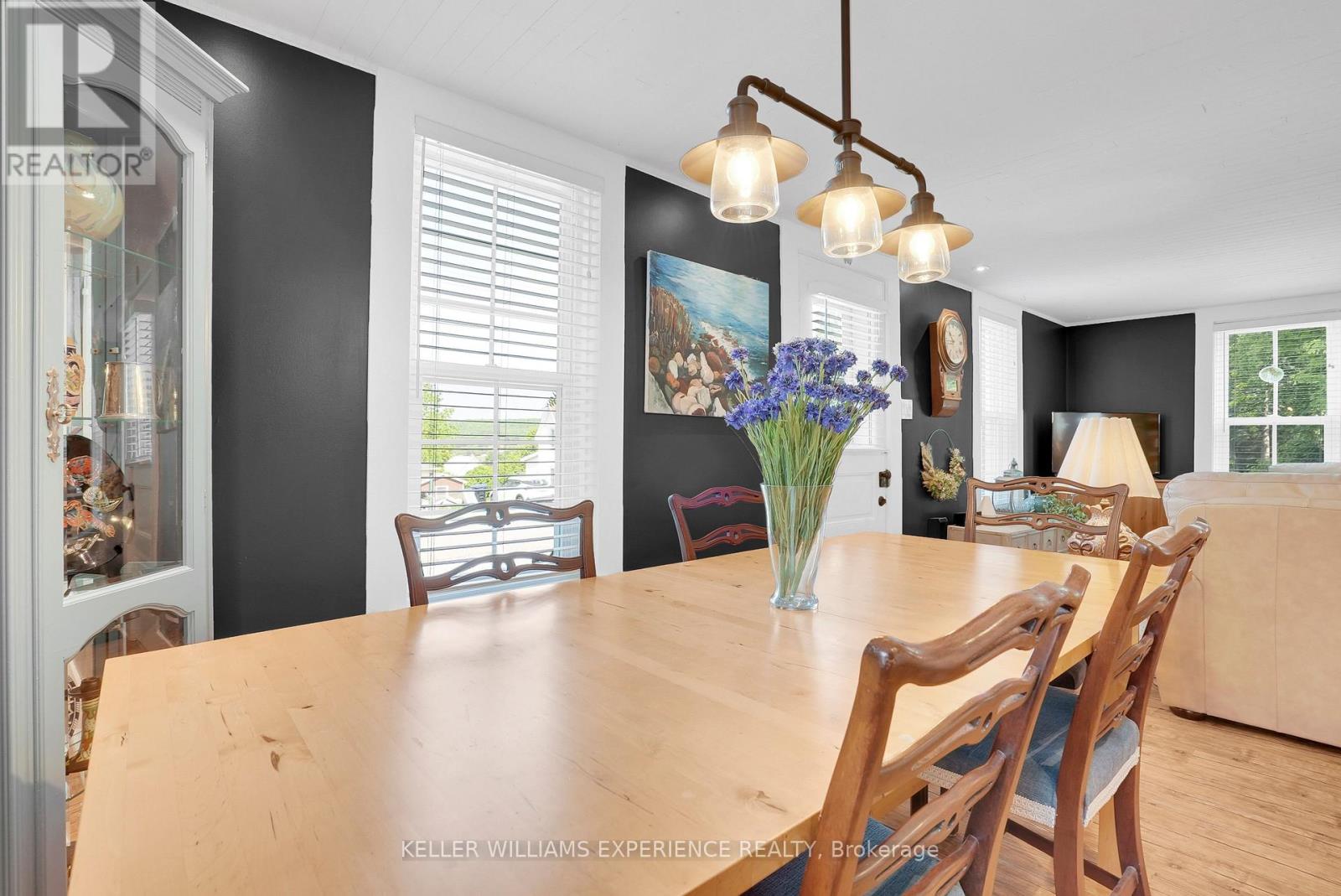 15 LEONARD AVENUE - Image 18