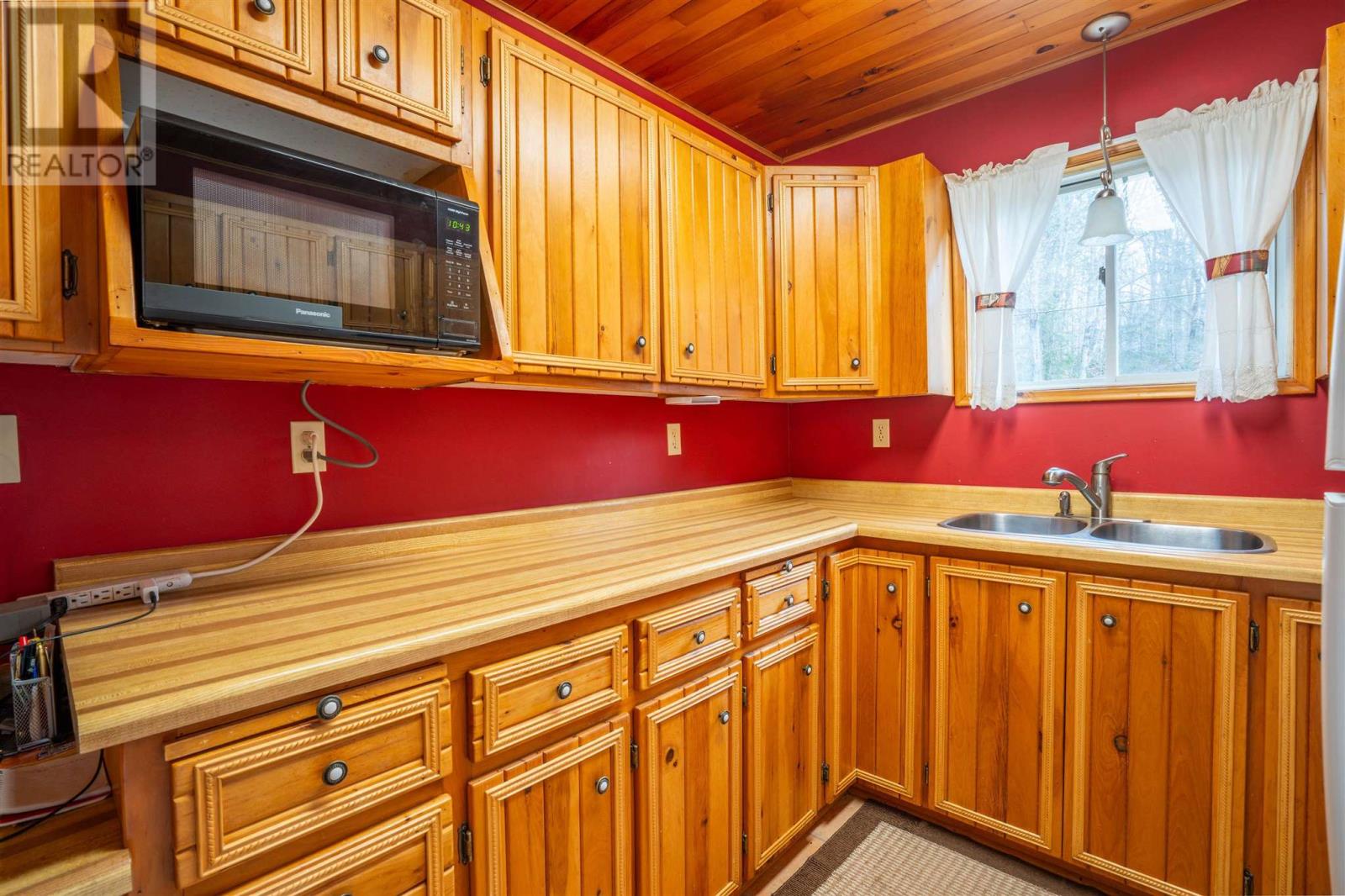 98 Whispering Pines RD - 14