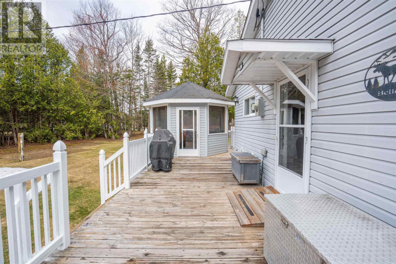 98 Whispering Pines RD - 26