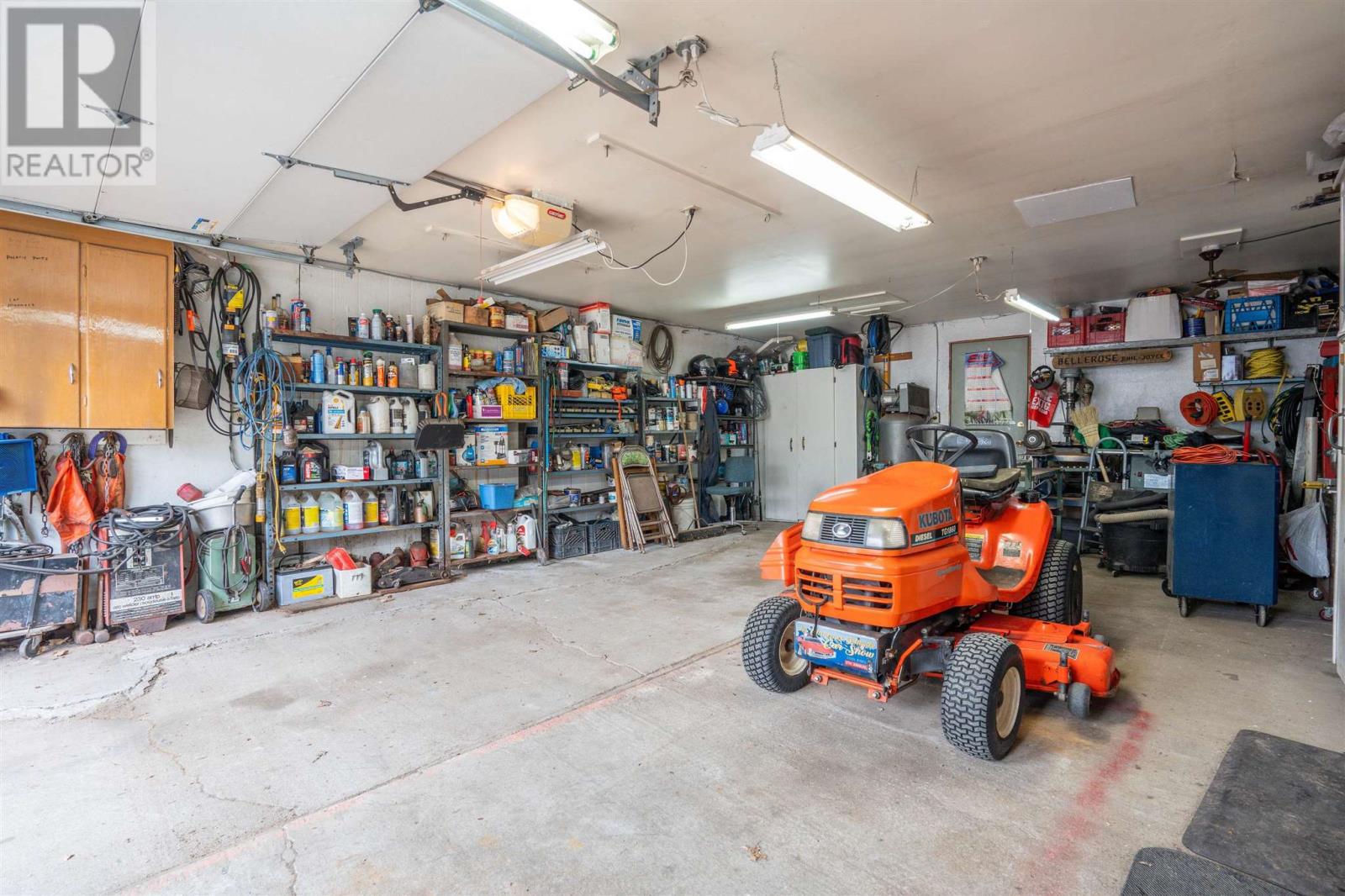 98 Whispering Pines RD - 30