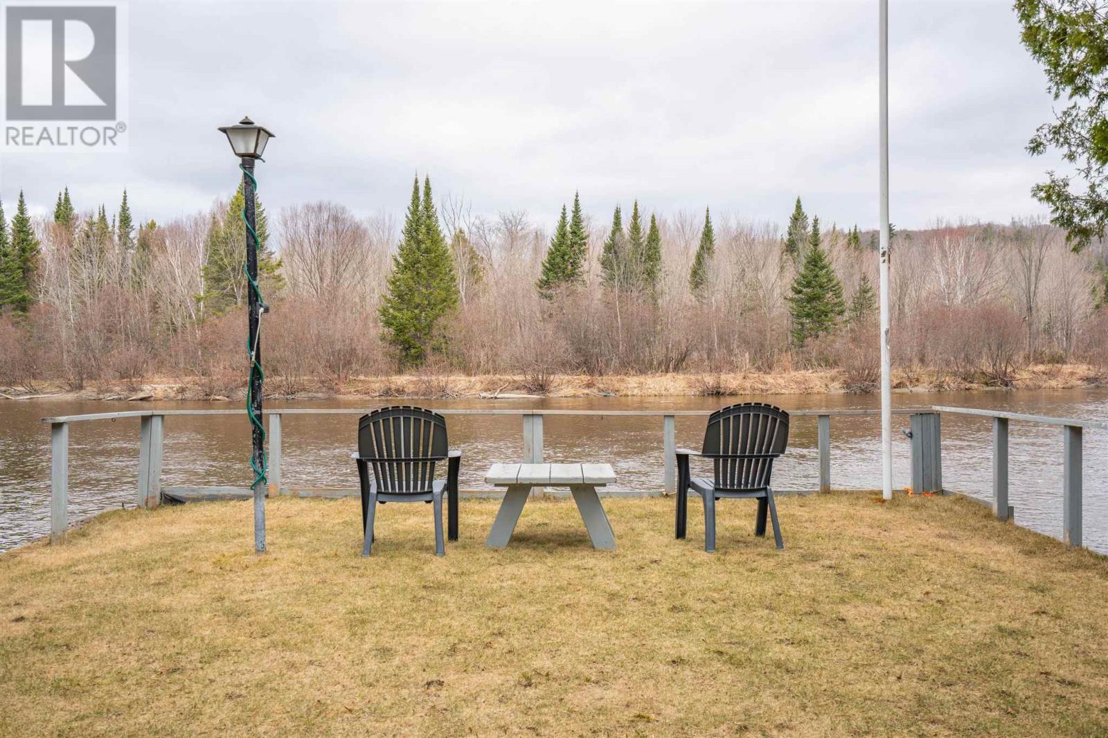 98 Whispering Pines RD - 36