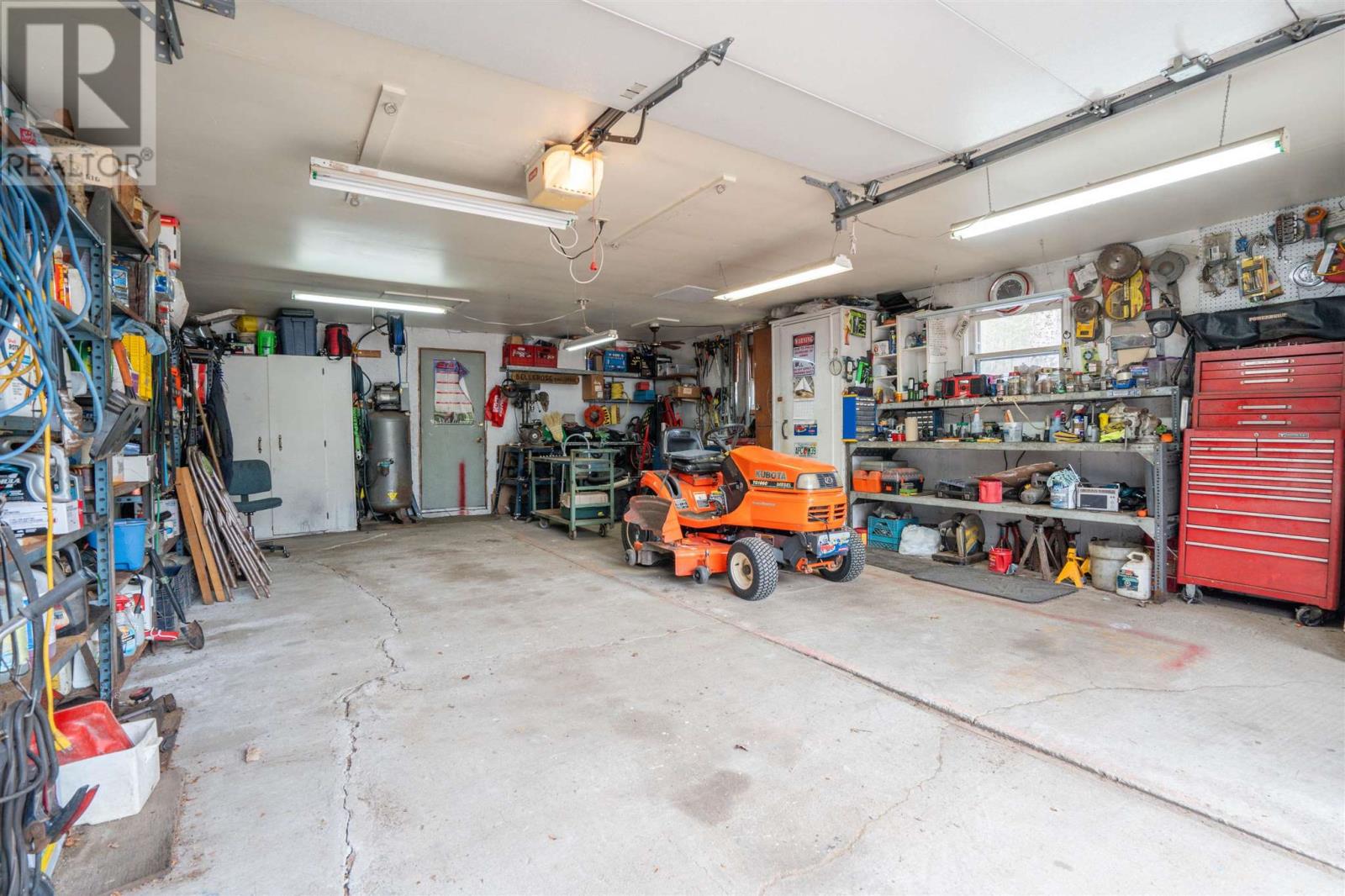98 Whispering Pines RD - 31