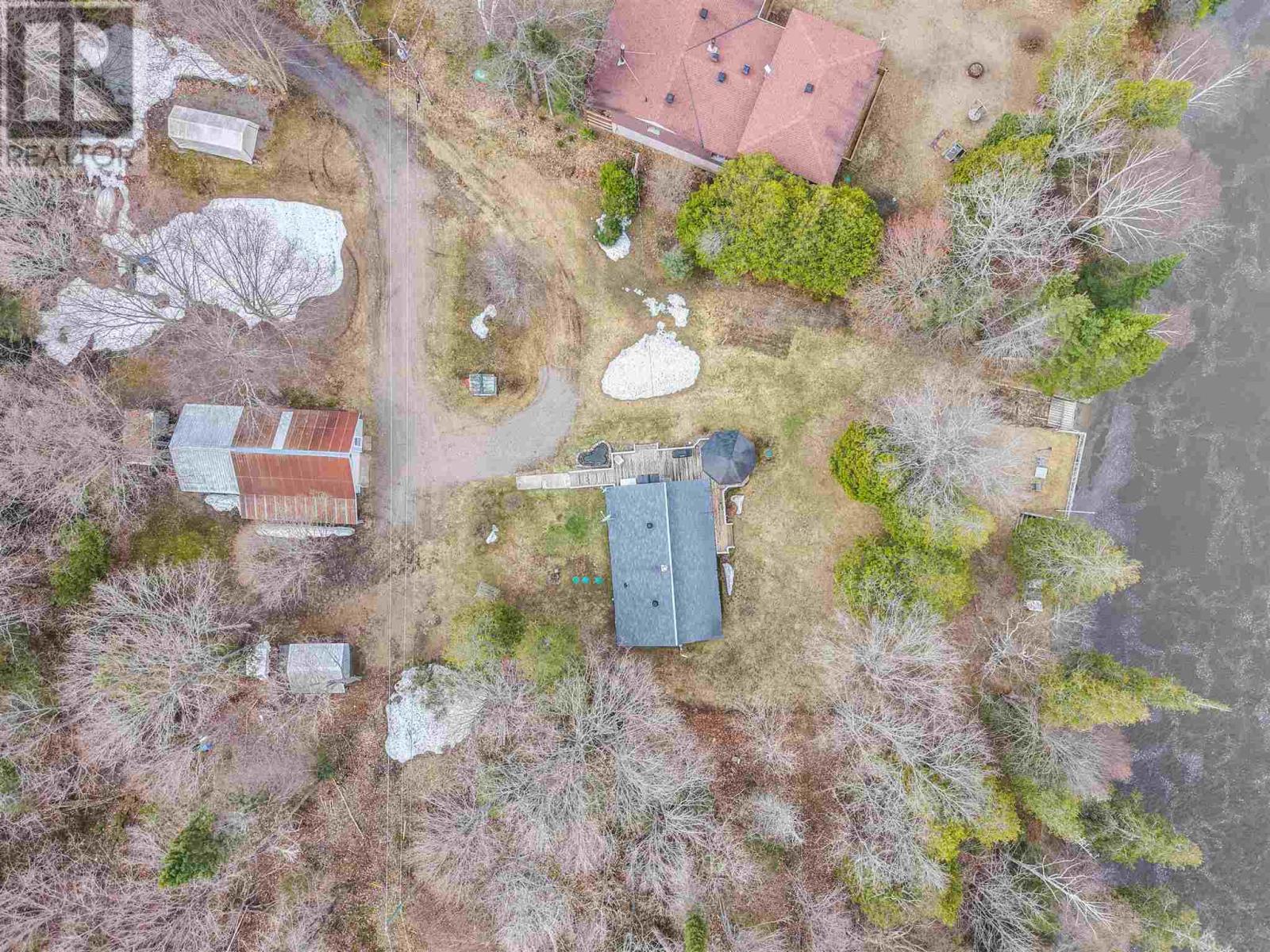 98 Whispering Pines RD - 41