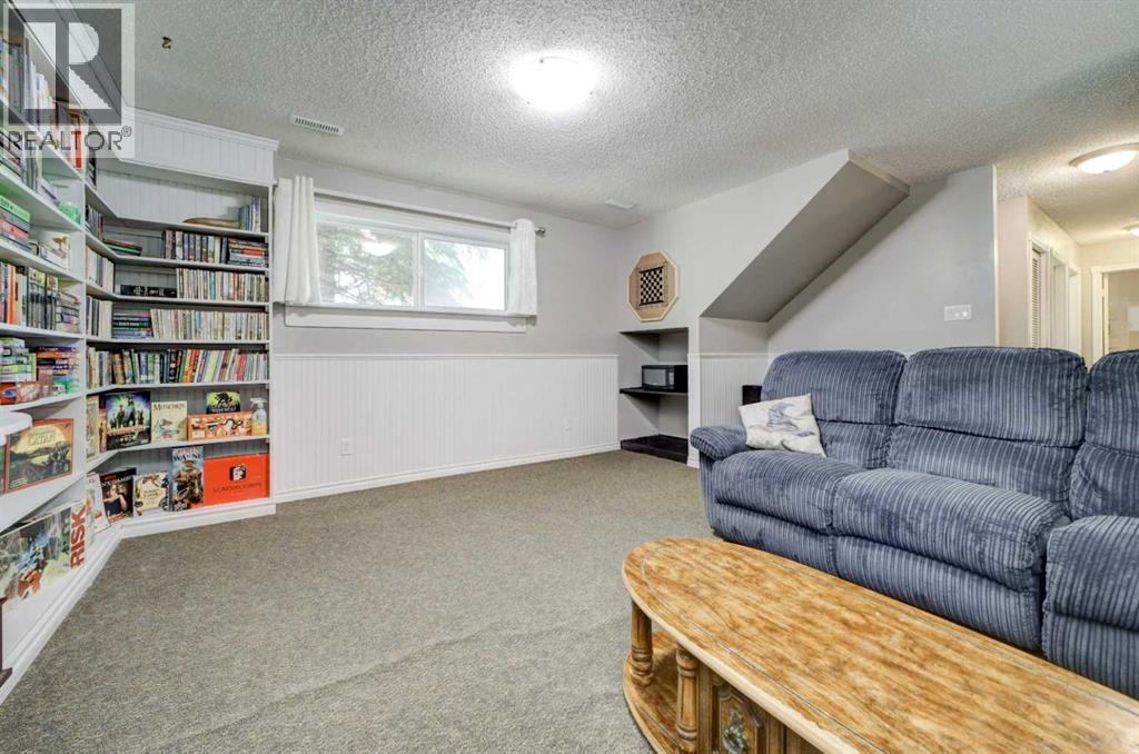 110 Temple Boulevard W — photo 26