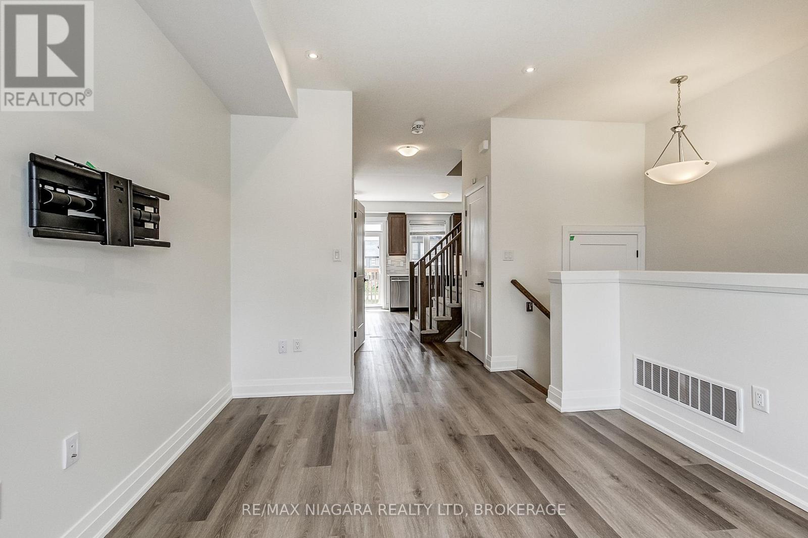 #58 461 BLACKBURN DRIVE - 12