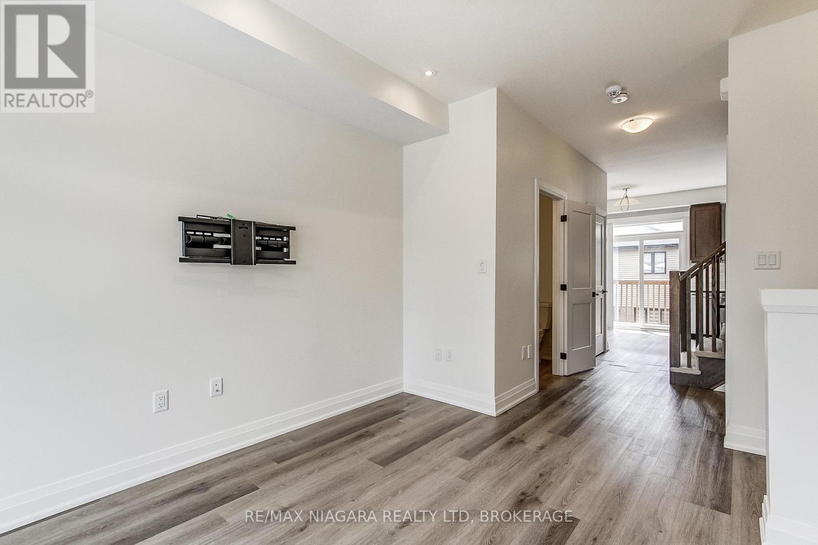 #58 461 BLACKBURN DRIVE - 13