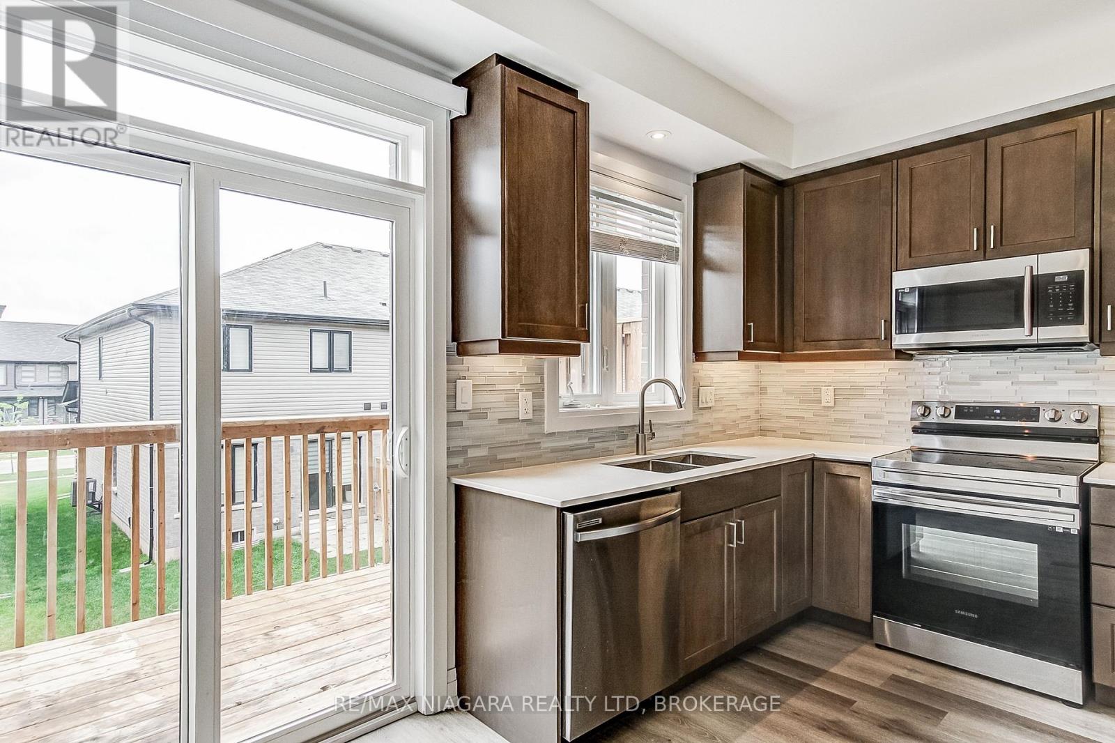 #58 461 BLACKBURN DRIVE - 20