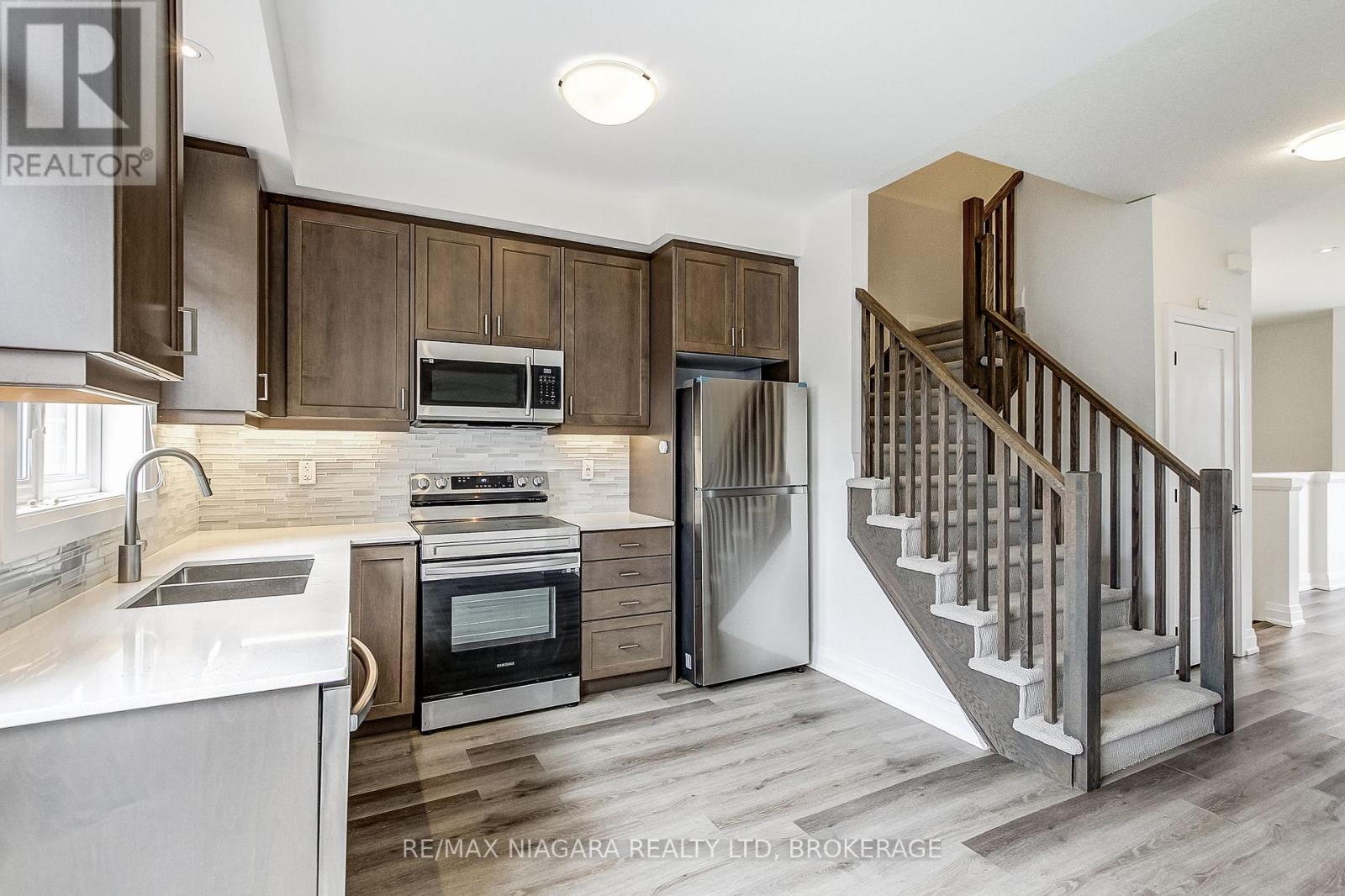 #58 461 BLACKBURN DRIVE - 21