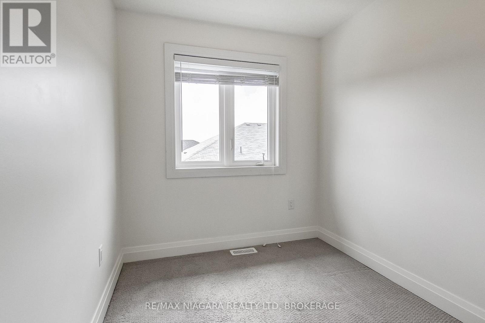 #58 461 BLACKBURN DRIVE - 26