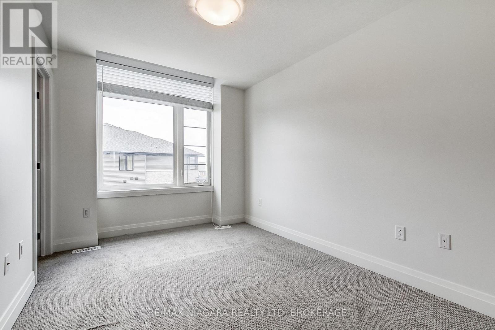 #58 461 BLACKBURN DRIVE - 33