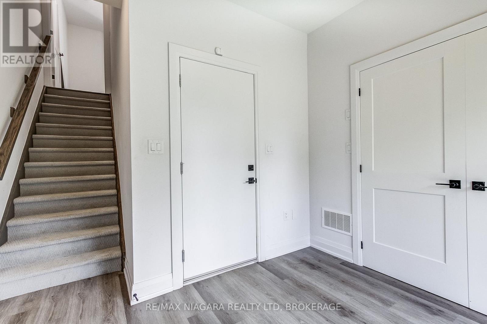 #58 461 BLACKBURN DRIVE - 44