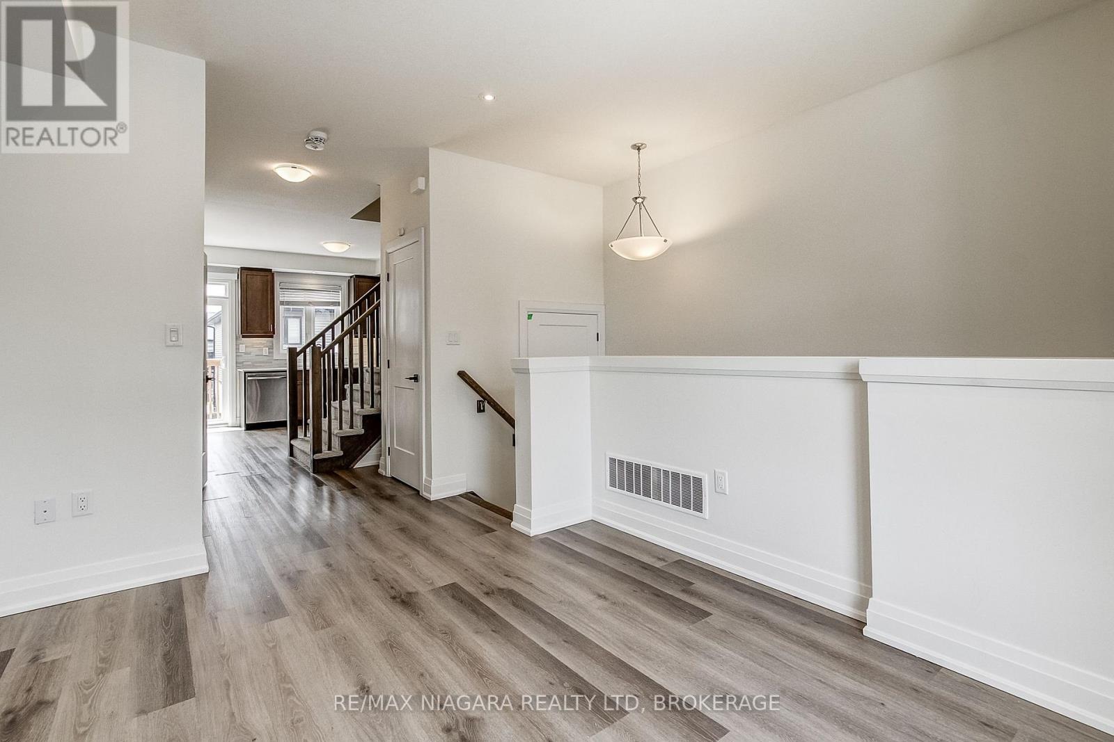 #58 461 BLACKBURN DRIVE - 9