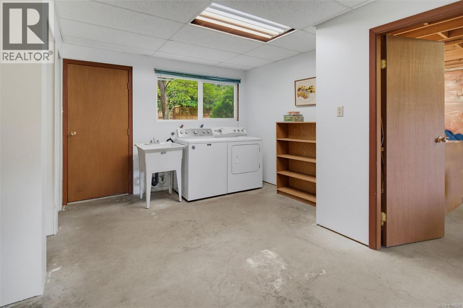  1655 Hybury Place, Saanich
