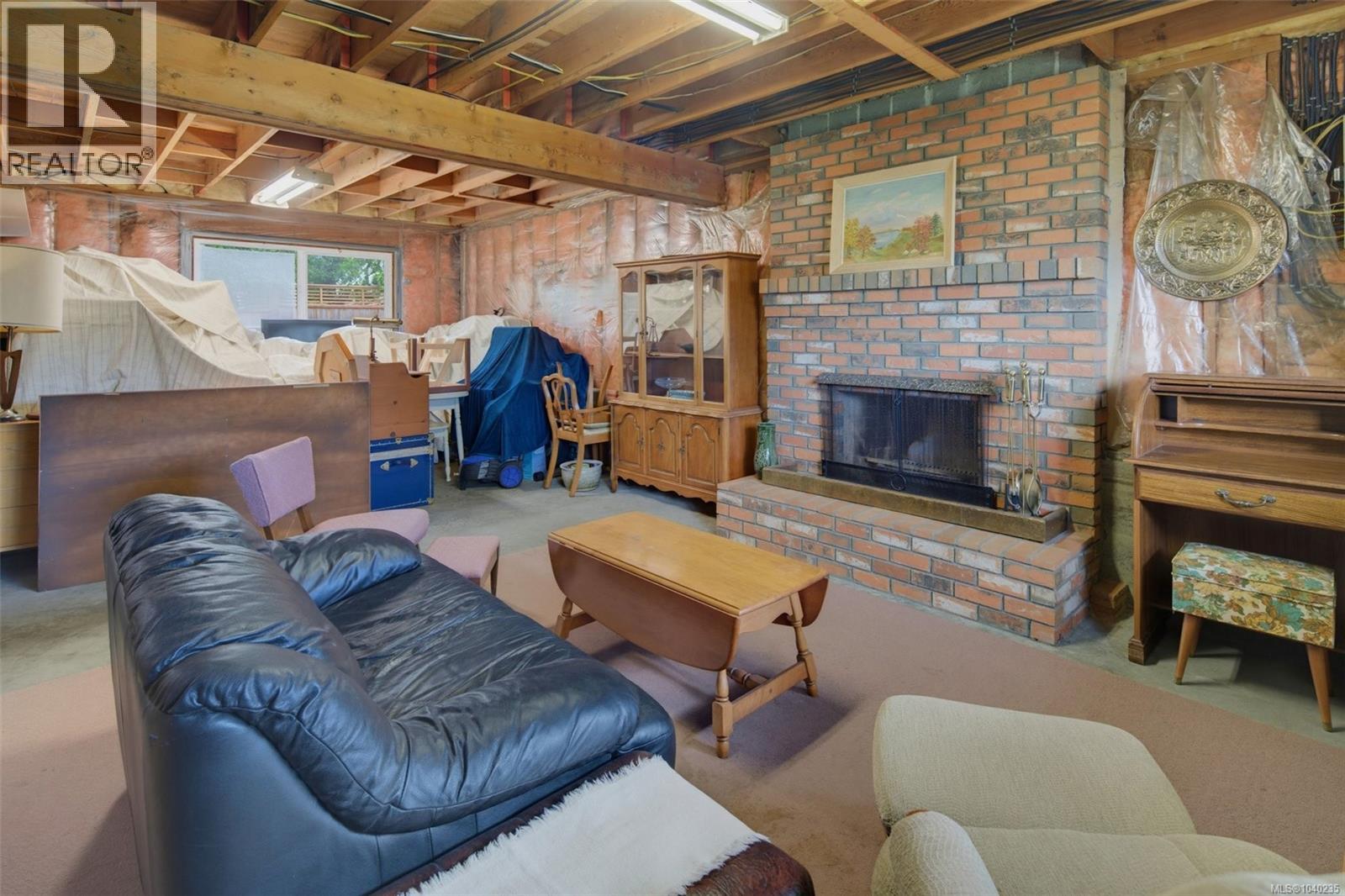  1655 Hybury Place, Saanich