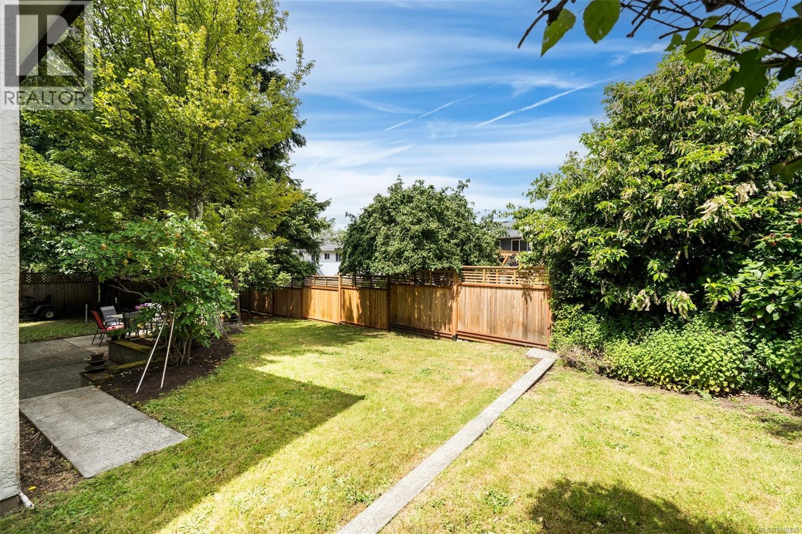  1655 Hybury Place, Saanich
