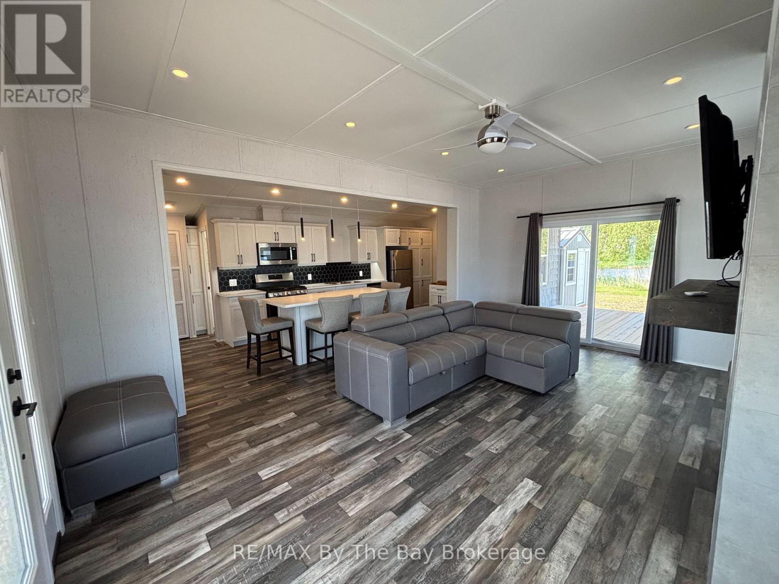 #38 3282 OGDEN'S BEACH ROAD - 11