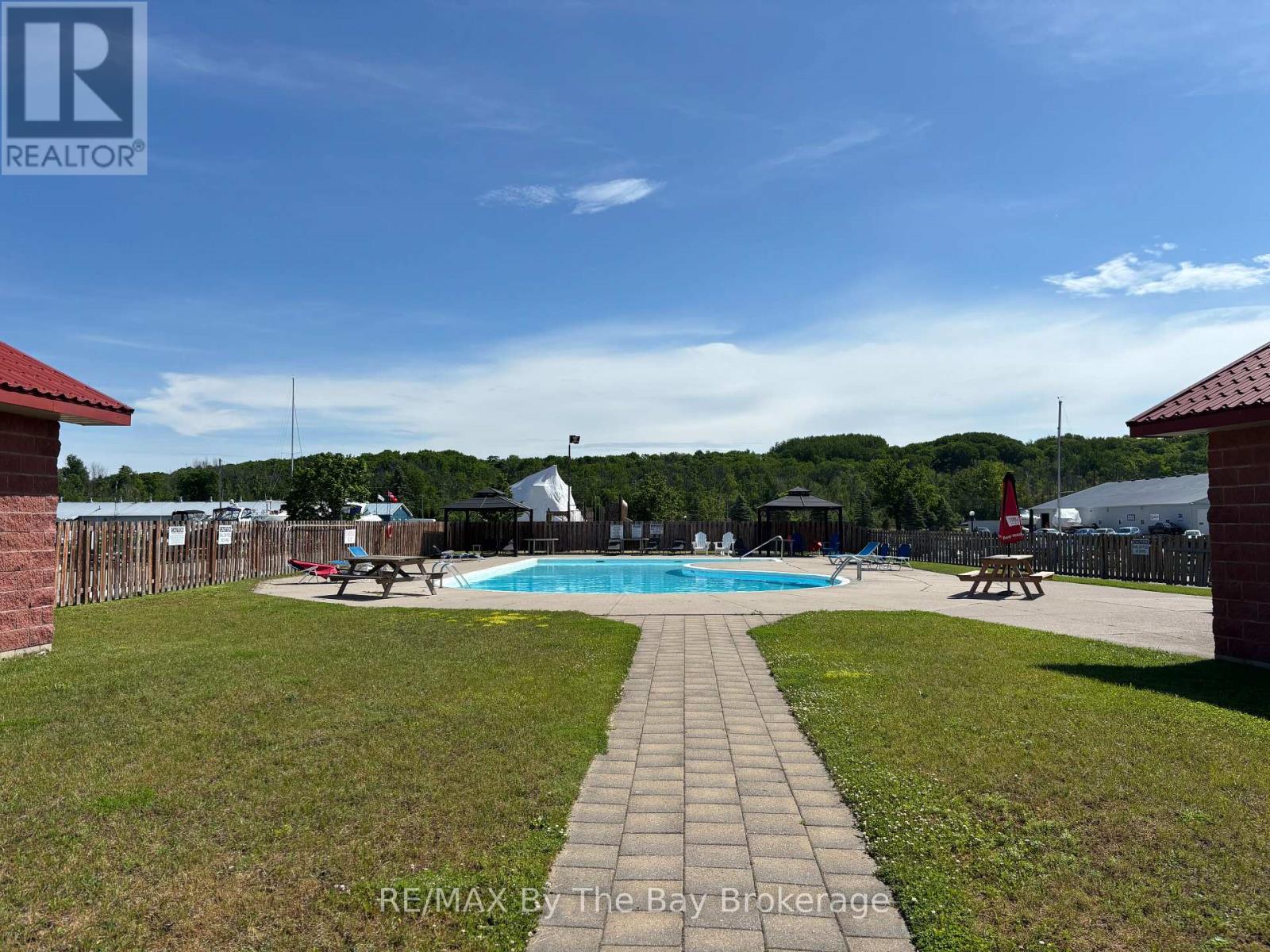 #38 3282 OGDEN'S BEACH ROAD - 39