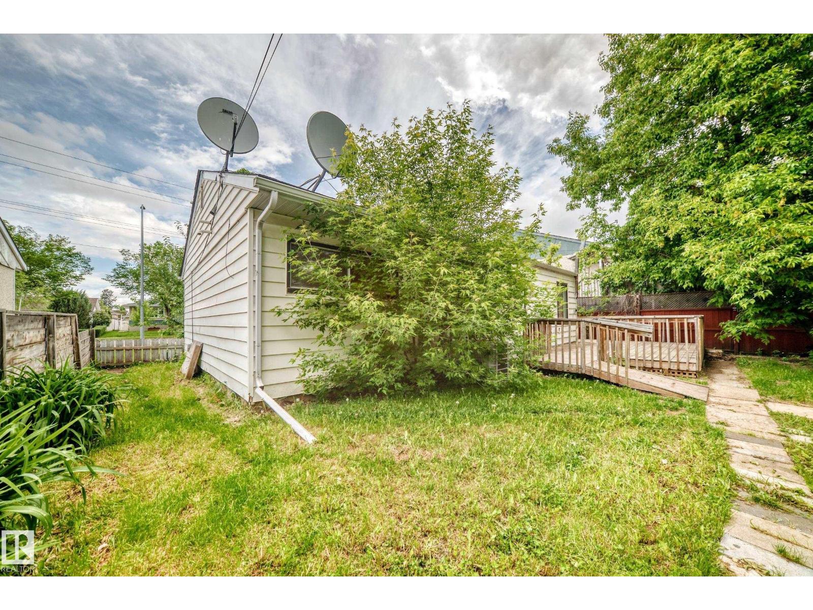 13215 132 AV NW - 28