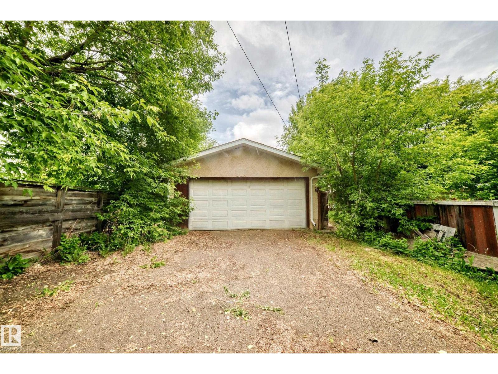 13215 132 AV NW - 35